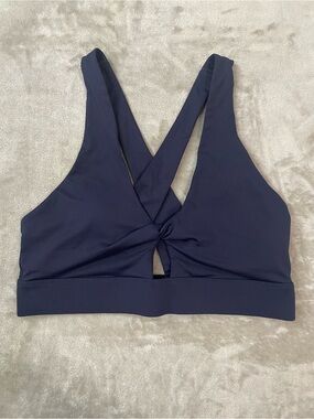 Fabletics Oasis Twist Medium Impact Sports Bra in Navy Size XL